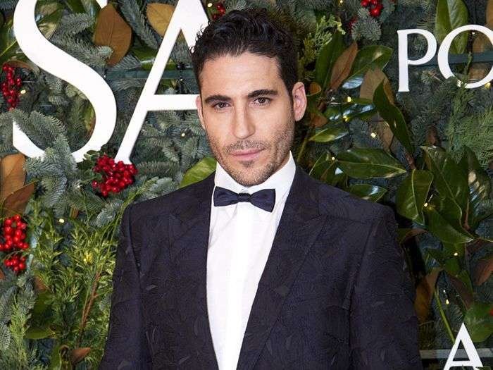 Miguel Ángel Silvestre, el centro de atención en la fiesta de Porcelonasa