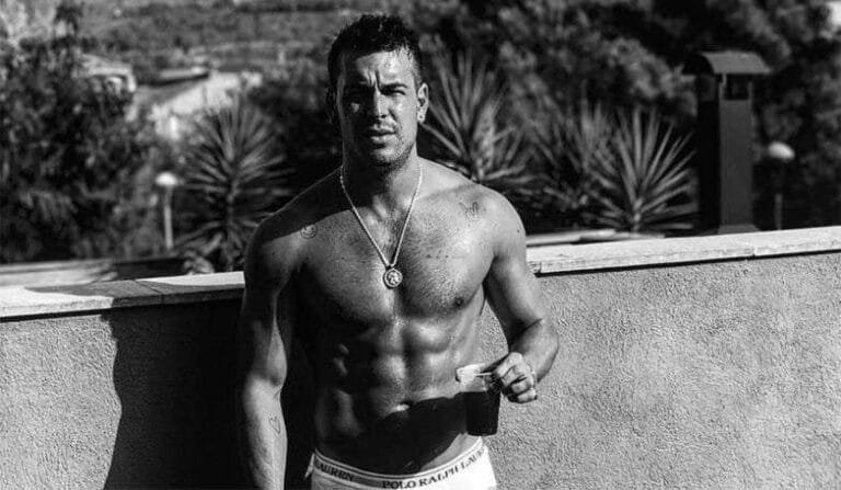 Mario Casas presenta a la ‘chica’ que le ha robado el corazón