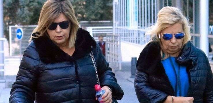 Terelu y Carmen, cabizbajas, visitan a María Teresa Campos en el hospital