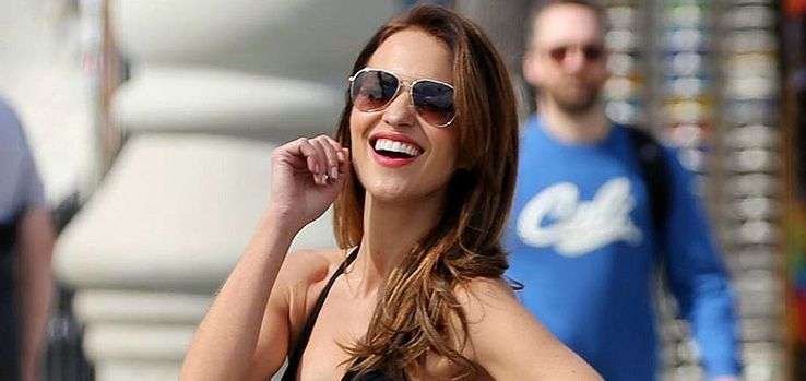 La sesión de fotos más sexy de Paula Echevarría por las calles de Los Ángeles