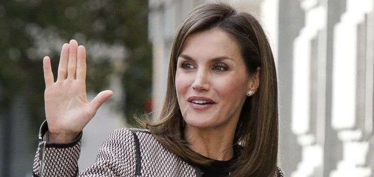 La Reina Letizia reaparece relajada y sonriente tras la polémica
