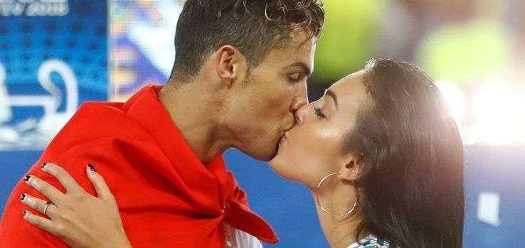 El beso más pasional de Cristiano Ronaldo y Georgina Rodríguez