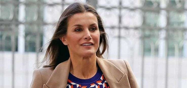 Letizia repite uno de sus ‘looks’ más arriesgados para presidir un acto