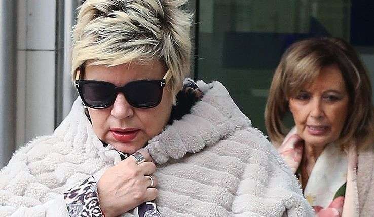 Terelu Campos y Teresa Campos, muy serias después de una revisión