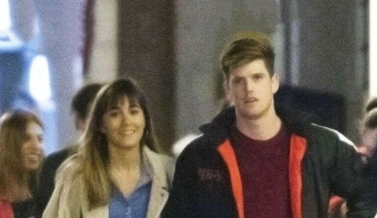 Aitana y Miguel Bernardeau, pillados en pleno calentón en la calle