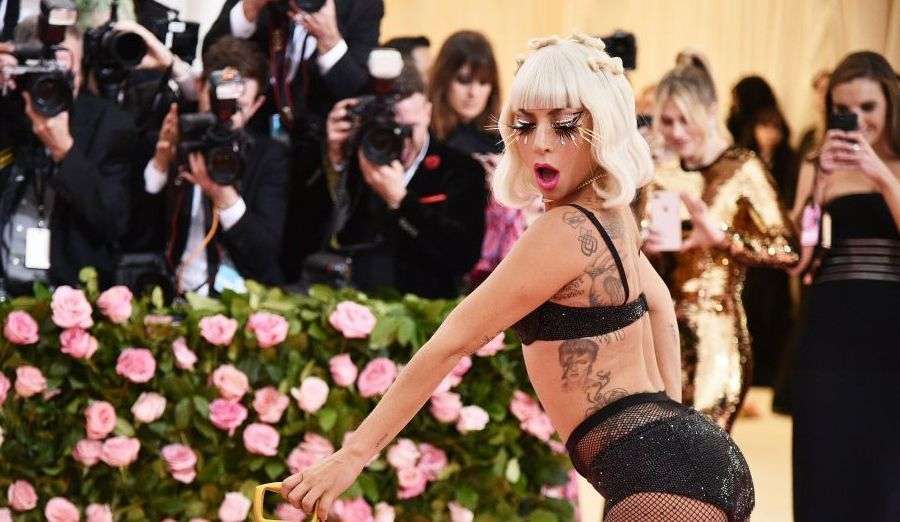 El impactante y extravagante look de Lady Gaga en la Gala Met 2019