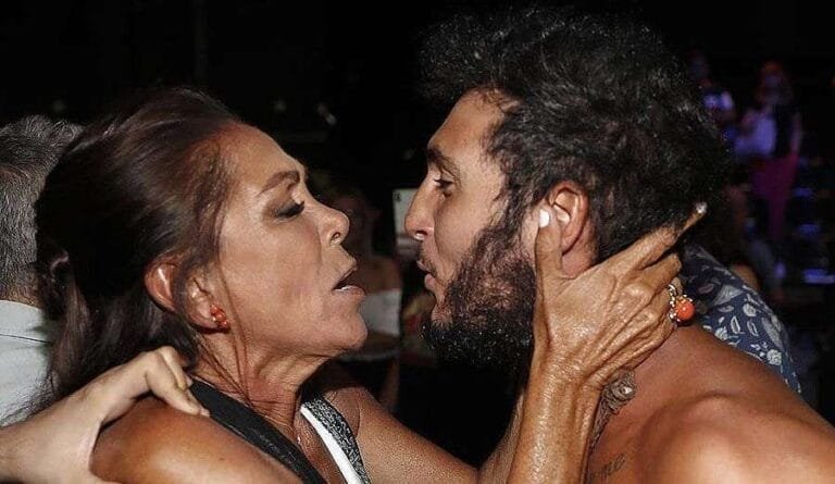 El apasionado beso de Isabel Pantoja y Omar Montes que no se vio en televisión