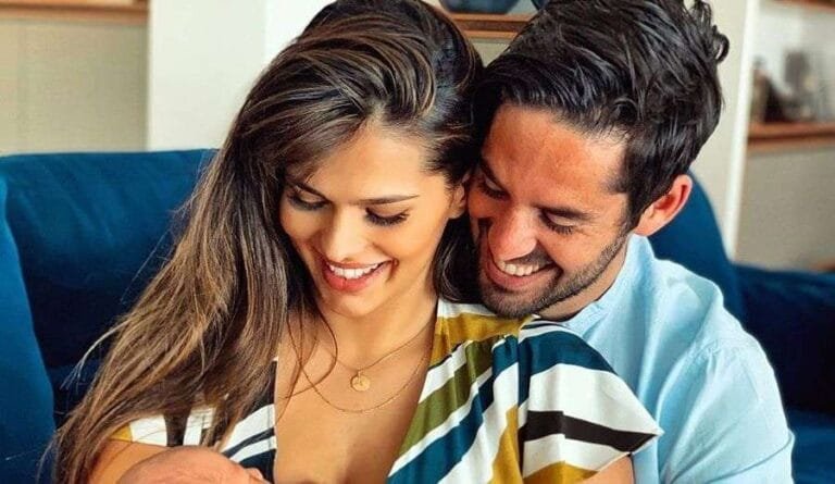 Isco Alarcón y Sara Sálamo comparten la primera imagen con su hijo