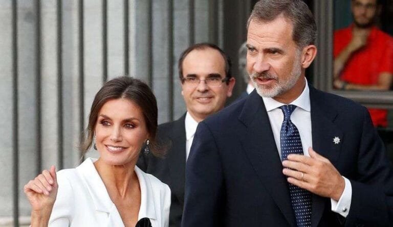 Letizia deslumbra en la inaguración de la nueva temporada del Teatro Real