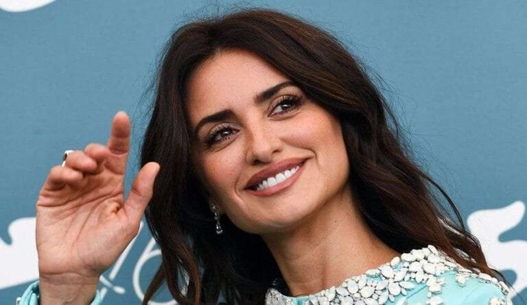 Penélope Cruz brilla con un espectacular vestido joya en Venecia