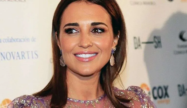 Paula Echevarría se vuelve adicta a las plumas y los brillos