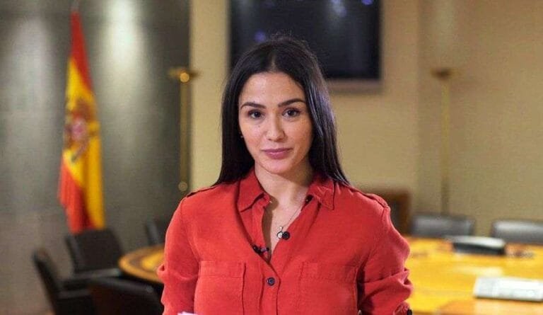 Mireia Borras, diputada de VOX, desmiente que sea la mujer del vídeo con Alfonso Merlos