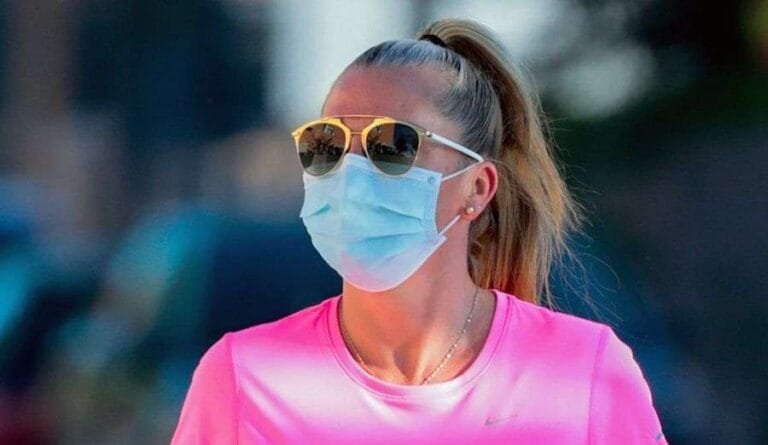 Las primeras imágenes de Belén Esteban en la calle después de dos meses aislada en su casa