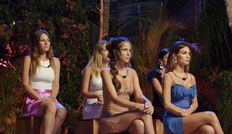 Primera hoguera en ‘La Isla de las Tentaciones’, que recibirá a dos conocidos solteros en Villa Playa y Villa Montaña