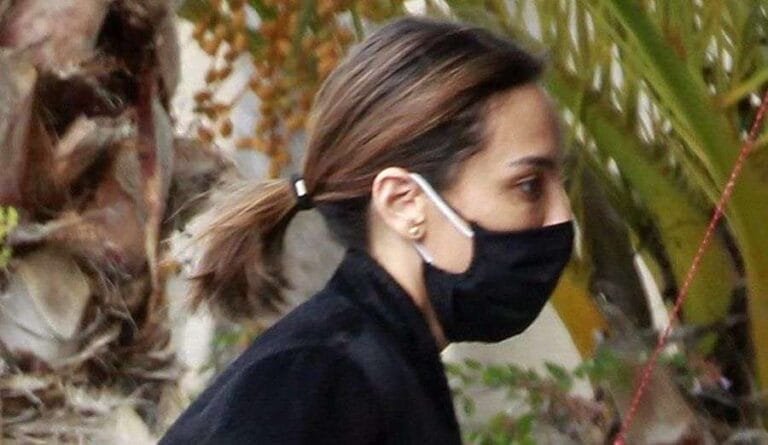 Tamara Falcó, muy afectada en el entierro de su tío, Fernando Falcó, tras perder a su padre hace siete meses