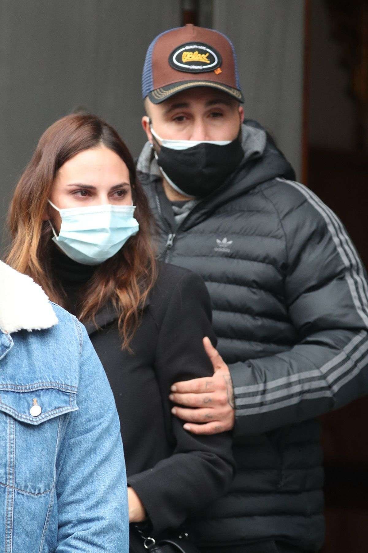 irene-rosales-entierro-padre-kiko-rivera-1 Irene Rosales y Kiko Rivera, destrozados en el entierro del padre de ella