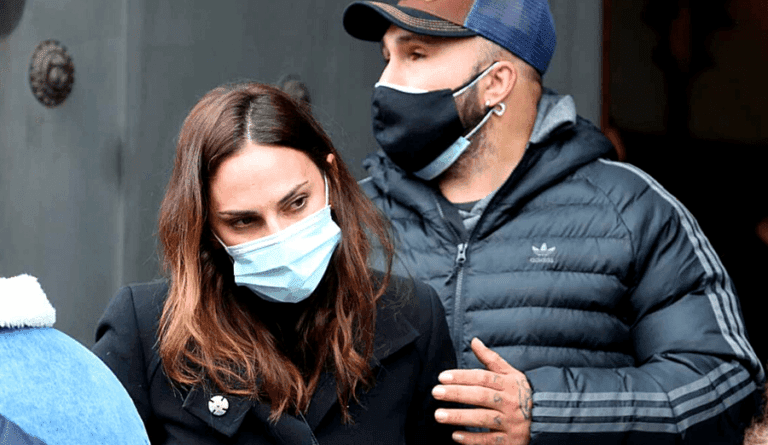 Irene Rosales y Kiko Rivera, destrozados en el entierro del padre de ella