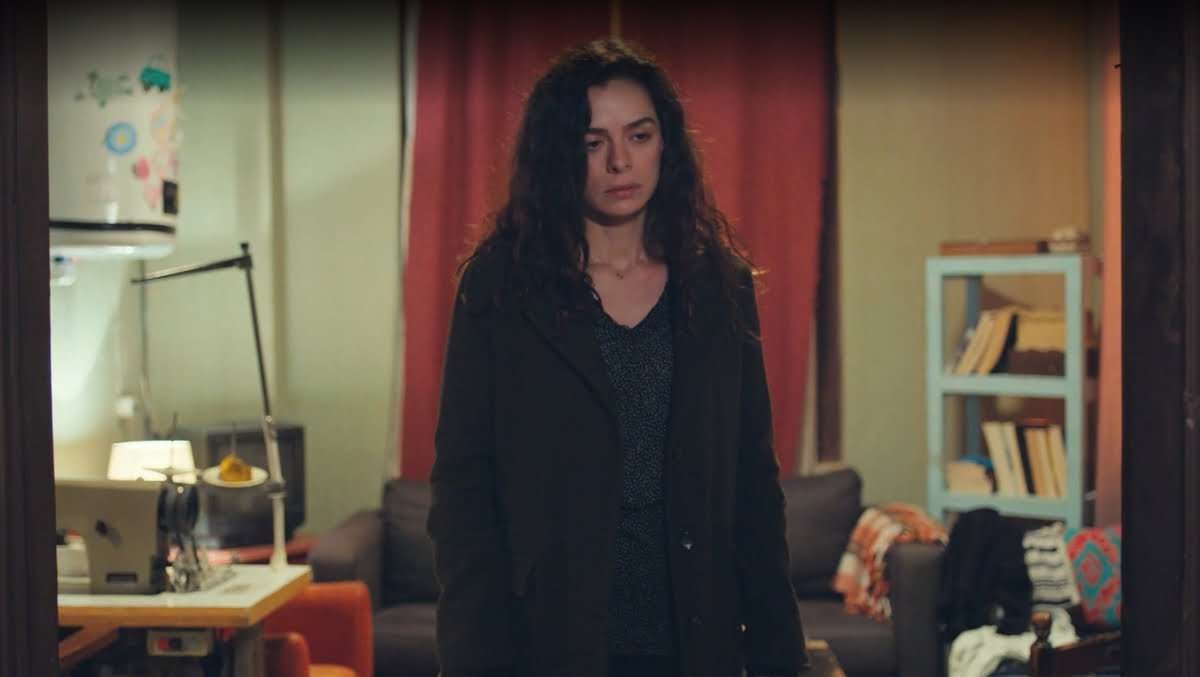 Imágenes promocionales del capítulo 42 de 'Mujer' en Antena 3