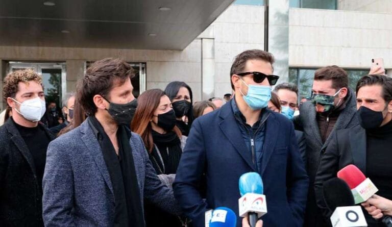 David Bisbal, Rosa, Bustamante y otros triunfitos en el funeral de Álex Casademunt