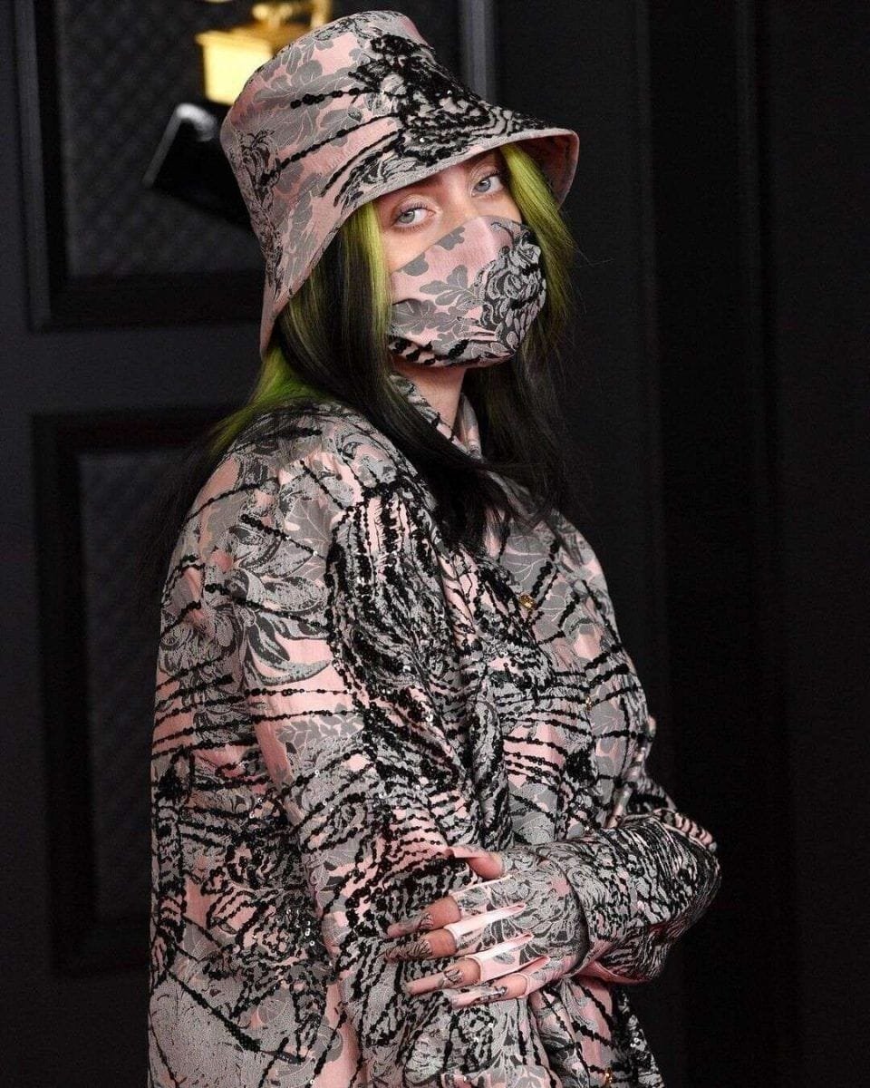 mejor-vestidas-alfombra-roja-premios-grammy-2021-4-scaled Las mejor vestidas de la alfombra roja de los Premios Grammy 2021