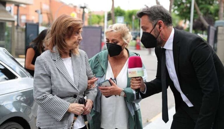 Familiares y amigos de Mila Ximénez le dan su último adiós en el tanatorio