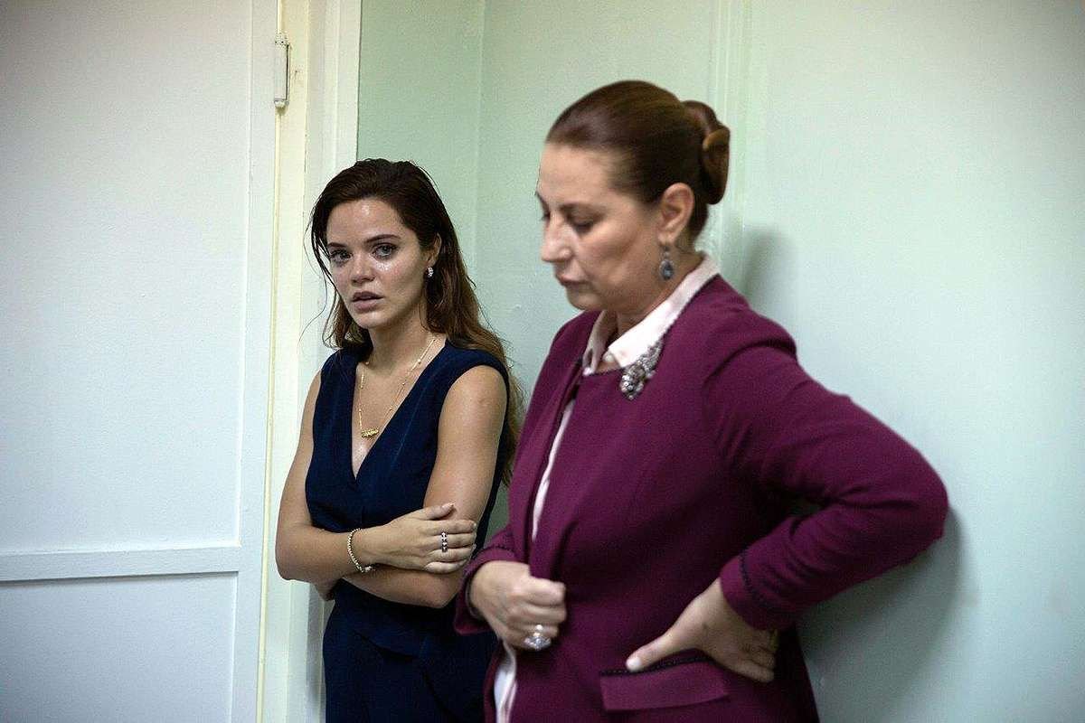 avance-tierra-amarga-21-25-marzo_7 Avance semanal en fotos de 'Tierra Amarga' del 21 al 25 de marzo: Una inesperada muerte cambia el rumbo en Çukurova