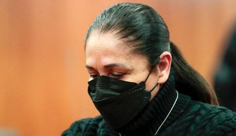 Las imágenes de Isabel Pantoja incapaz de contener el llanto ante el juez