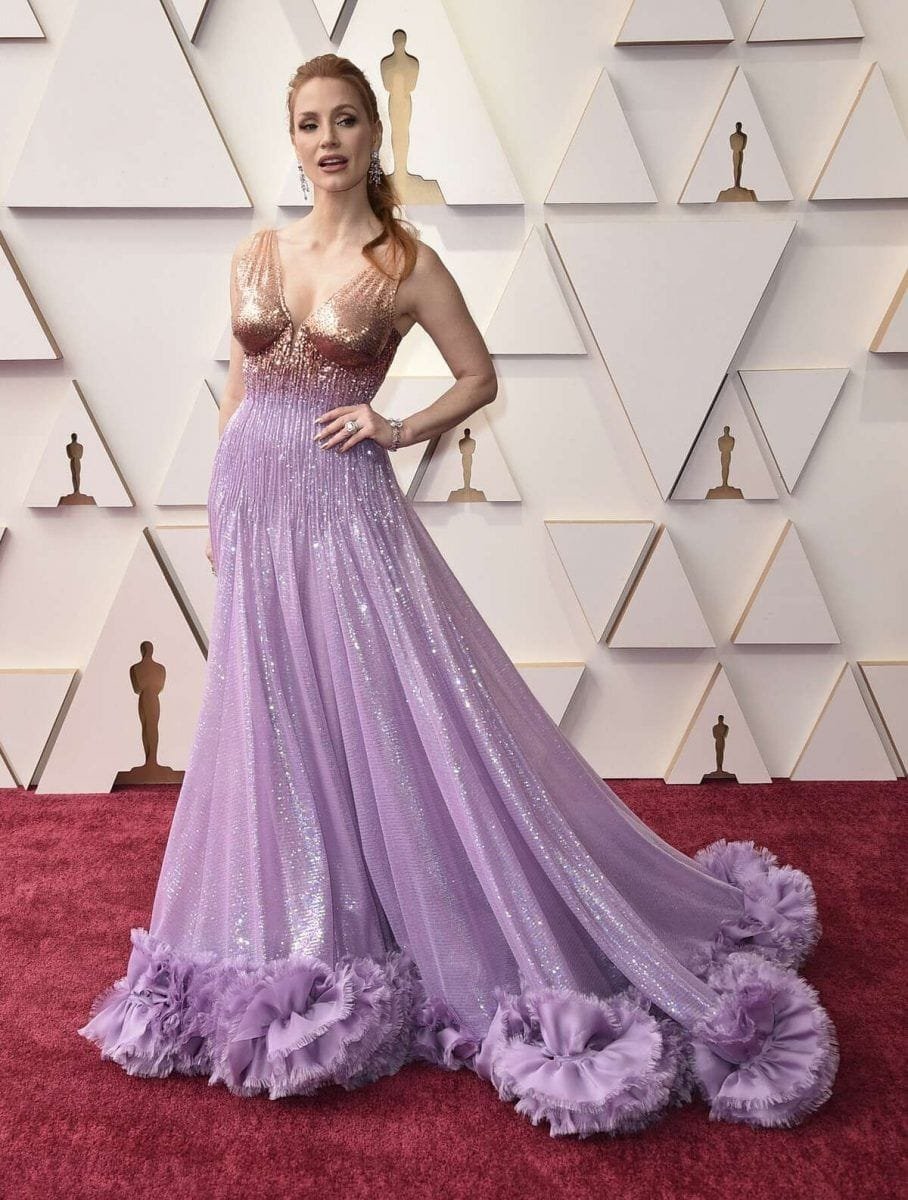 mejores-looks-alfombra-roja-premios-oscar_12-scaled Los mejores looks de la alfombra roja de los Premios Óscar 2022