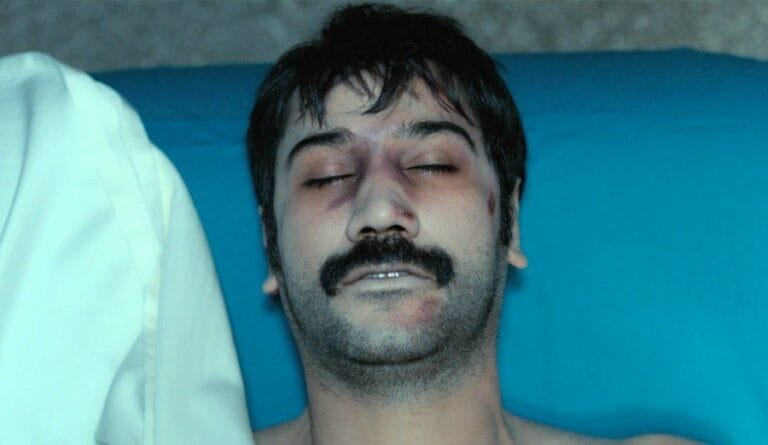 Avance semanal en fotos de ‘Tierra Amarga’ del 2 al 6 de mayo: Yilmaz se muere declarando su amor a Züleyha mientras Fekeli se hunde y Müjgan llora su pérdida