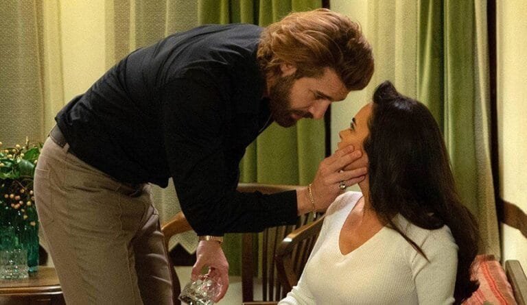 Avance ‘Tierra Amarga’: Fikret se da cuenta que Ümit está enamorada de Demir