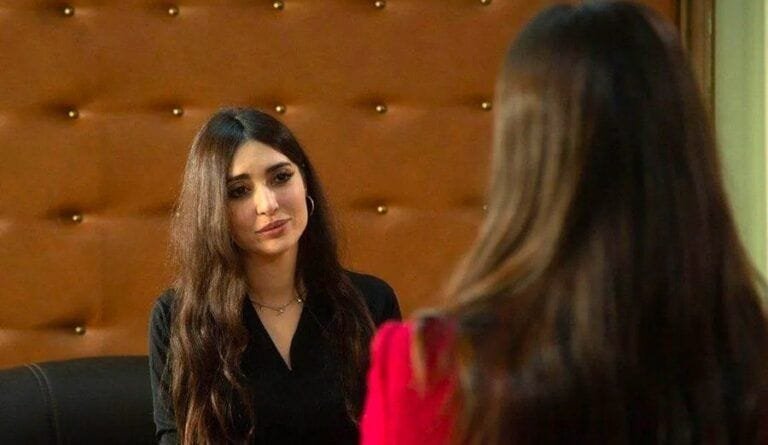 Avance ‘Tierra Amarga’: Ümit le quita el puesto a Müjgan en el hospital mientras Saniye y Zuleyha organizan una subasta