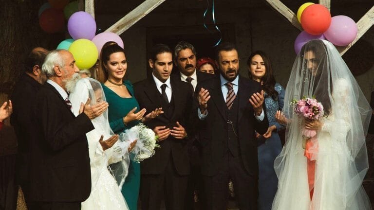 Avance ‘Tierra Amarga’: Gülten y Çetin se casan y pasan su primera noche juntos