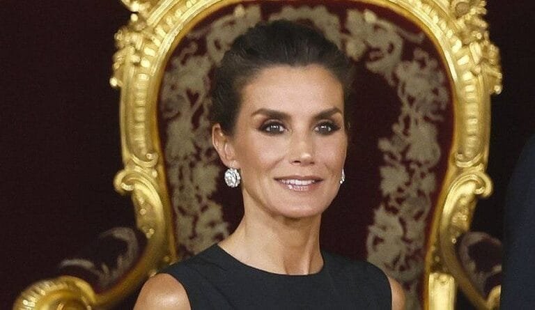 La Reina Letizia se viste de ‘Princesa de Asturias’ para la cena con la OTAN