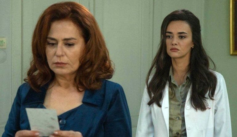 Avance ‘Tierra Amarga’: Sevda descubre que Ümit es su hija y sufre un infarto