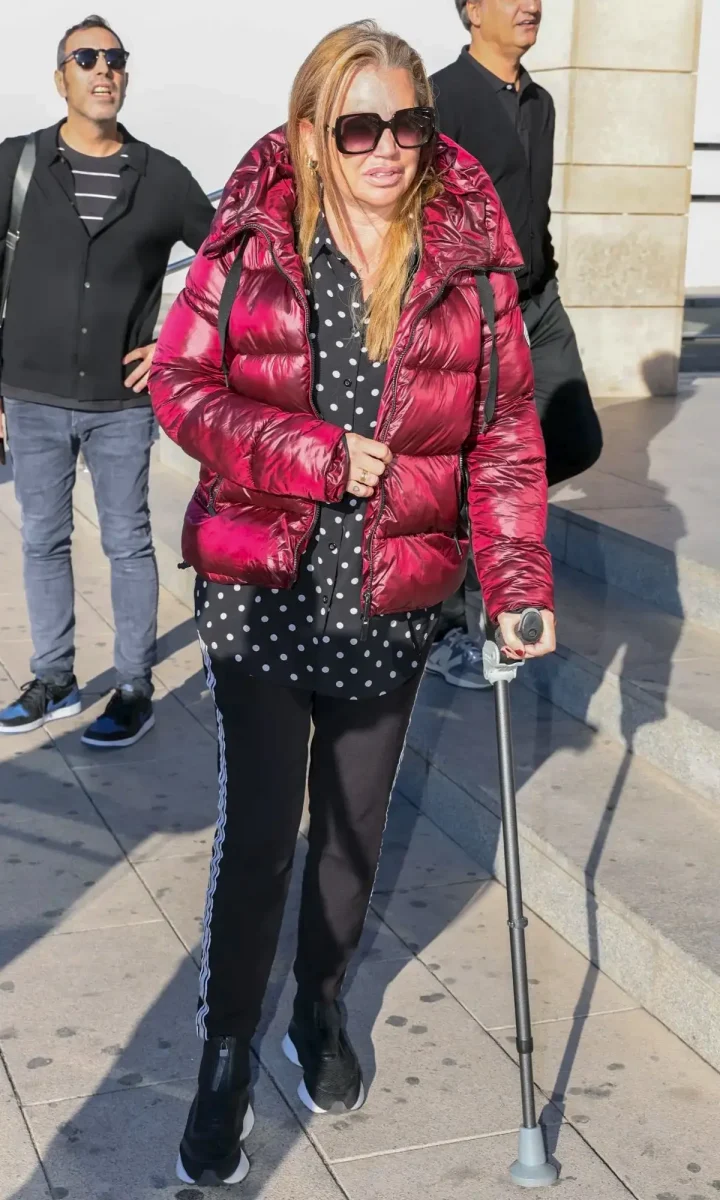 familiares-anabel-pantoja-despedida-padre_6-scaled Belén Esteban y Yulen Pereira arropan a Anabel Pantoja en el último adiós a Bernardo Pantoja