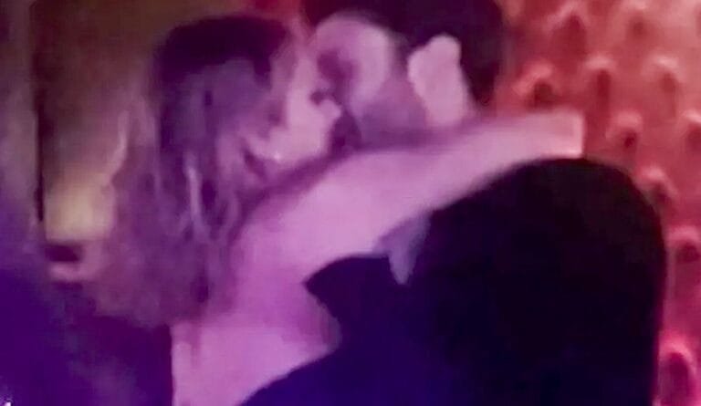 El vídeo de Alba Carrillo y Jorge Pérez pillados besándose en una fiesta