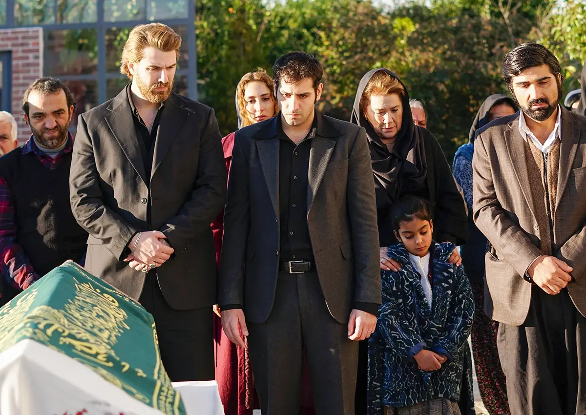 avance-semanal-tierra-amarga-12-16-diciembre_15 Avance semanal de 'Tierra Amarga' del 12 al 16 de diciembre: Züleyha desaparece en la noche mientras que Adnan y Leyla, en el punto de mira de Çolak