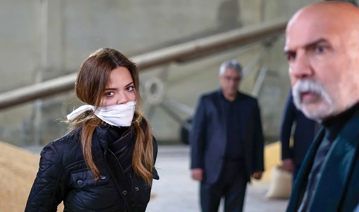 avance-semanal-tierra-amarga_19-23-diciembre_11 Avance semanal de ‘Tierra Amarga’ del 19 al 23 de diciembre: Züleyha es secuestrada mientras descubre que Mehmet es Hakan Gümüşoğlu