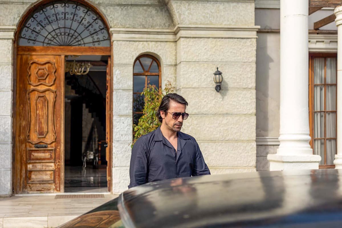 avance-semanal-tierra-amarga-13-17-febrero5 Avance semanal de 'Tierra Amarga' del 13 al 17 de febrero: Betül acaba con la vida de Hakan con un disparo al pecho