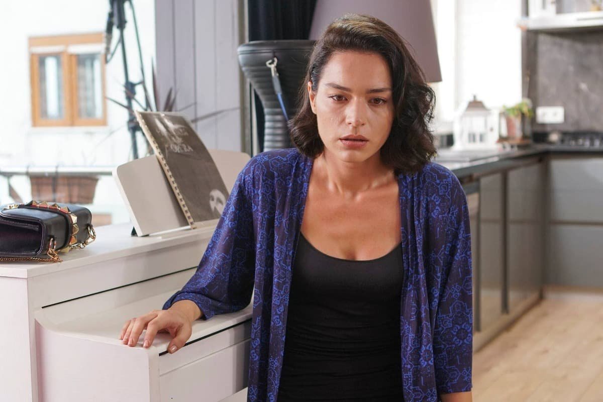 avance-pecado-original-27-31-marzo_12 Avance semanal en fotos de 'Pecado Original' del 27 al 31 de marzo: Alihan intenta recuperar a Zeynep mientras Ender y Yildiz ante Defne, su nueva enemiga