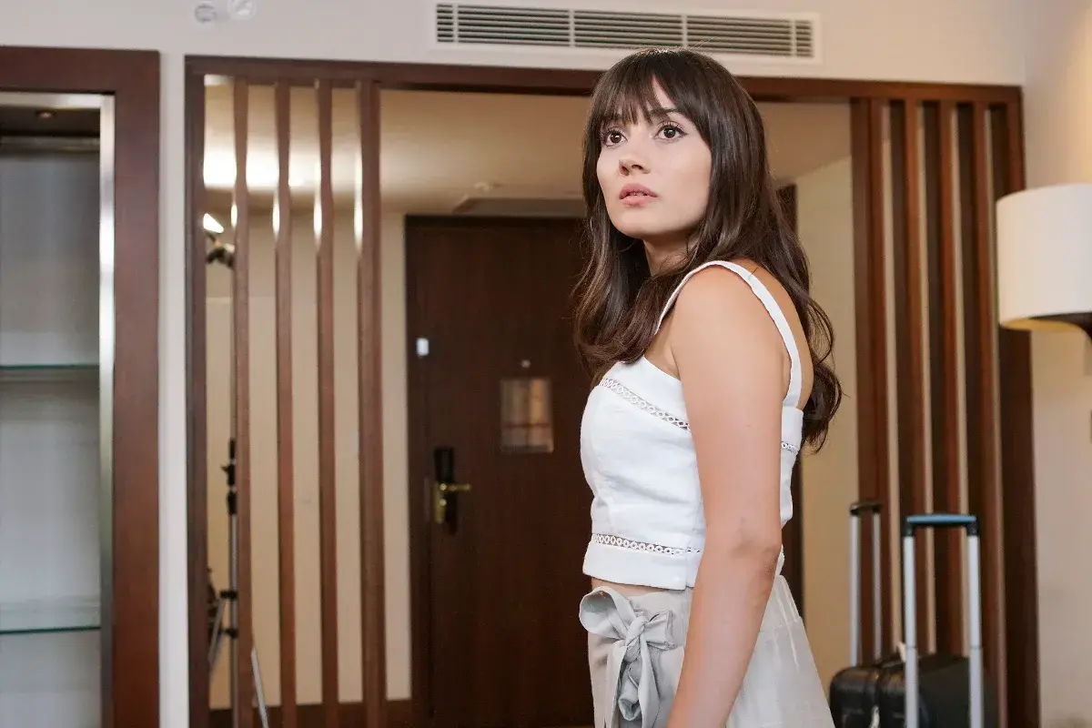 avance-pecado-original-27-31-marzo_5 Avance semanal en fotos de 'Pecado Original' del 27 al 31 de marzo: Alihan intenta recuperar a Zeynep mientras Ender y Yildiz ante Defne, su nueva enemiga