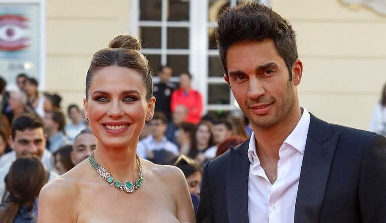 Vanesa Romero y Santi Burgoa posan juntos por primera vez en el Festival de Málaga