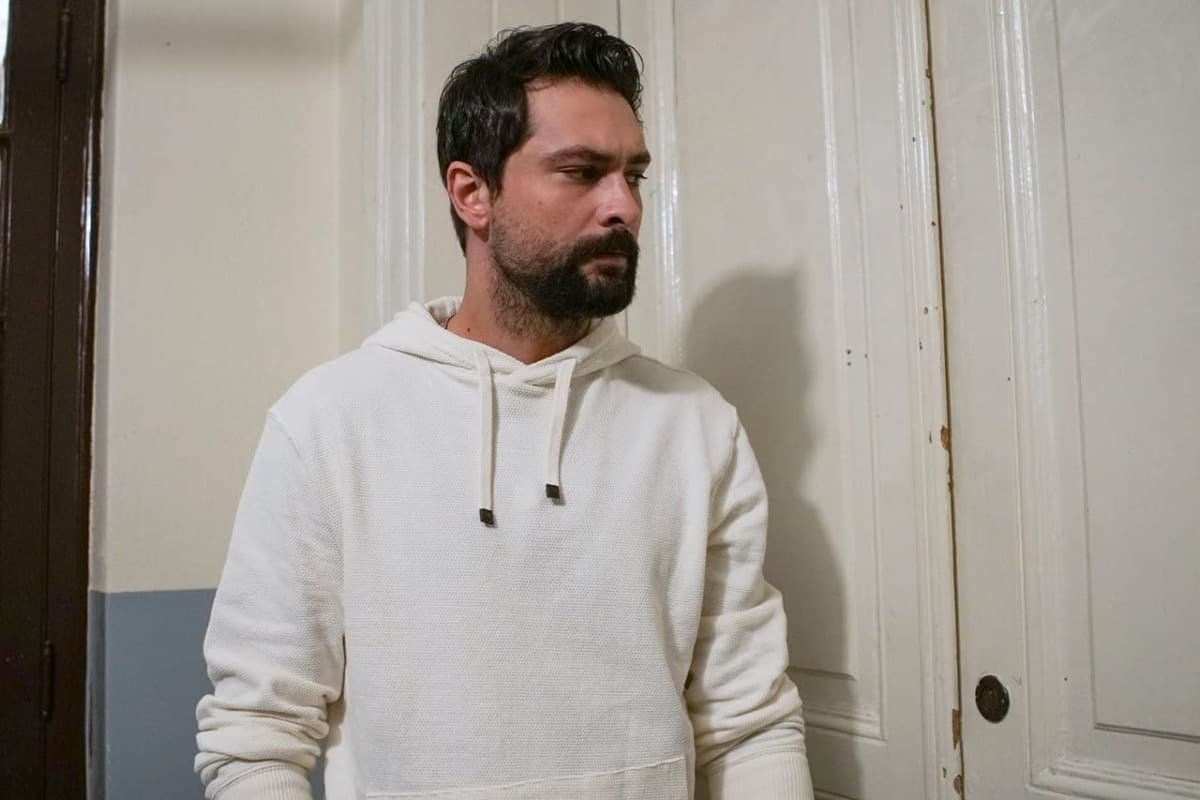 avance-pecado-original-10-14-abril_11 Avance semanal en fotos de ‘Pecado Original’ del 10 al 14 de abril: Zeynep y Alihan, pillados besándose mientras Ender manipula a Zehra para separar a Halit y Yildiz