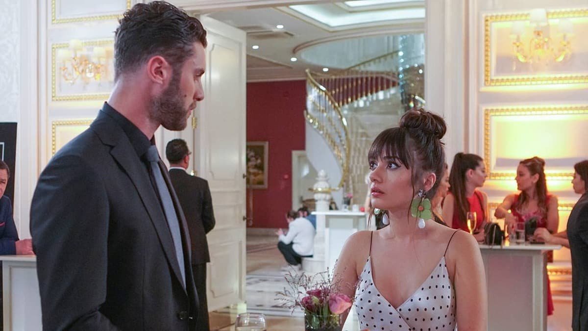 avance-pecado-original-10-14-abril_15 Avance semanal en fotos de ‘Pecado Original’ del 10 al 14 de abril: Zeynep y Alihan, pillados besándose mientras Ender manipula a Zehra para separar a Halit y Yildiz