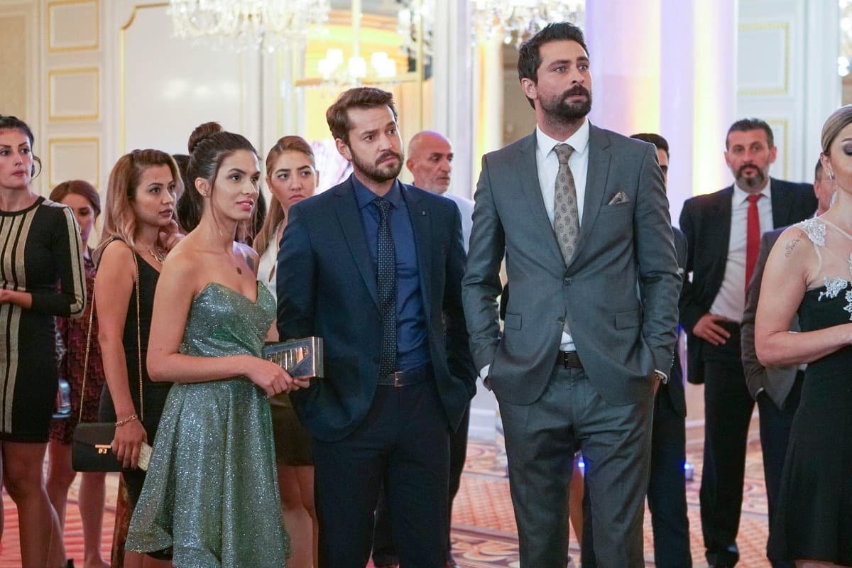 avance-pecado-original-10-14-abril_18 Avance semanal en fotos de ‘Pecado Original’ del 10 al 14 de abril: Zeynep y Alihan, pillados besándose mientras Ender manipula a Zehra para separar a Halit y Yildiz