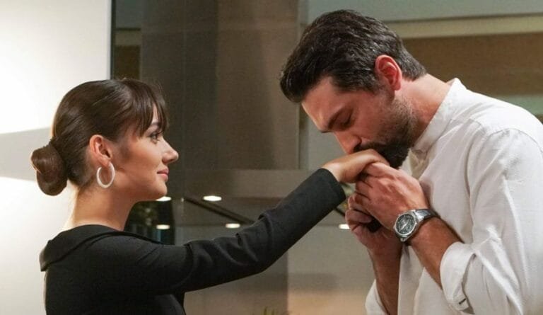 Avance ‘Pecado Original’: Alihan y Zeynep anuncian su compromiso pero Kemal decide revelar toda la verdad