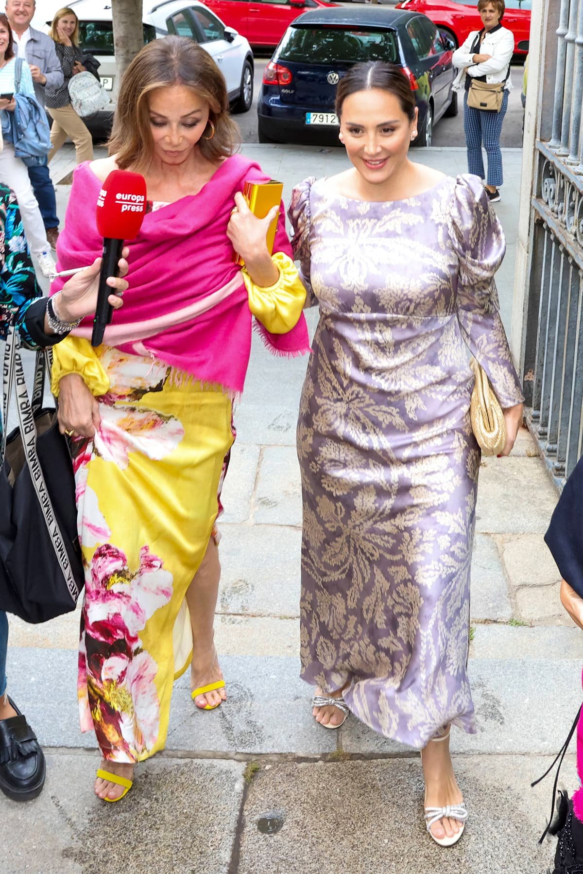 las-preysler-se-van-de-boda2 Isabel Preysler, Tamara Falcó y Ana Boyer se van de boda sin Iñigo Onieva