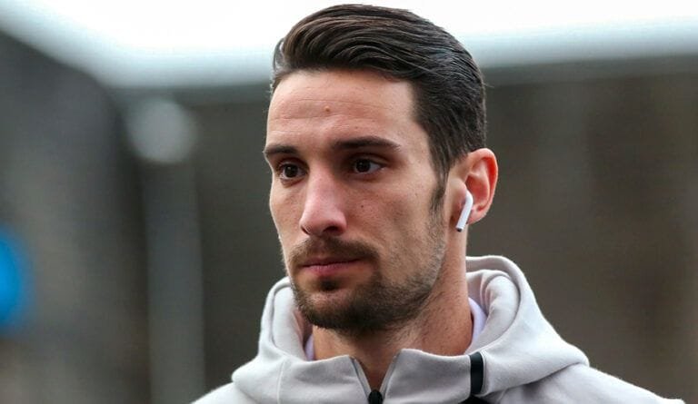 Sergio Rico, sedado de nuevo y en estado grave tras 13 días ingresado en la UCI