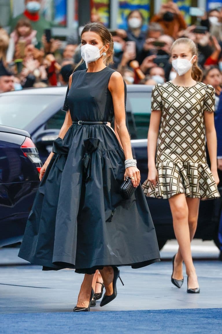 looks-letizia-premios-asturias-8 Los looks más aplaudidos de la Reina Letizia en los Premios Princesa de Asturias