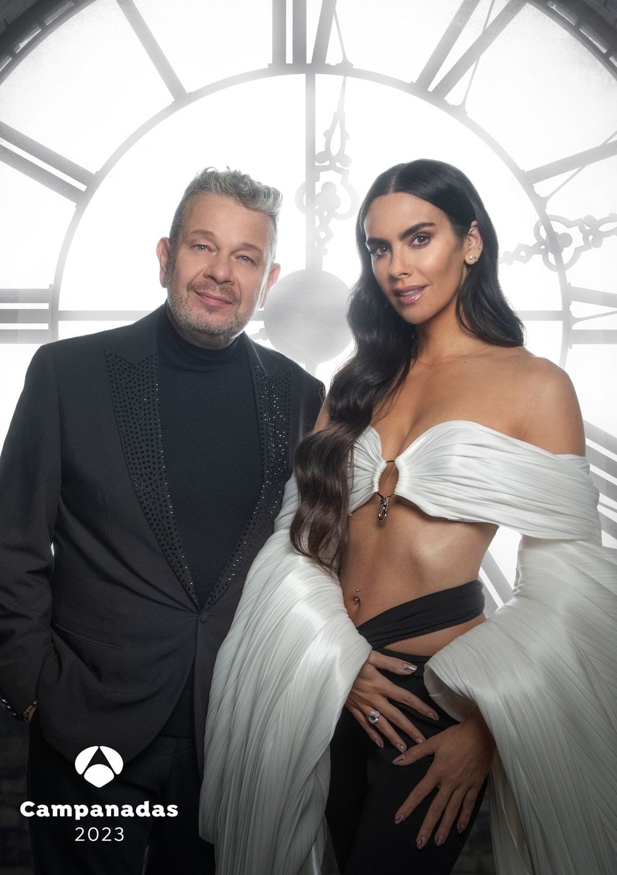 01_VERTICAL_CONJUNTA_PPAL Así son las fotos de Cristina Pedroche y Alberto Chicote para las Campanadas 2023-2024 en Antena 3